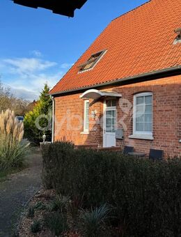 Für Anleger: Ensemble aus drei Immobilien. - Lüneburg