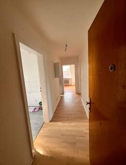 3 - Zi-Dachgeschosswohnung in Berenbostel zentrale Lage - Garbsen