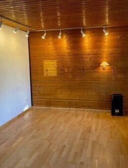 Wohnhaus mit großem Garten, zwei Küchen & zwei Bädern !!! - Sehnde