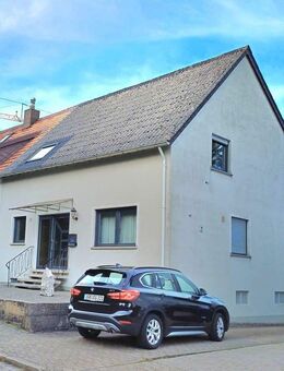 Einfamilienhaus in St. Ingbert SÜD, mit Wintergarten und Sauna, pflegeleichtem Garten, Garage und Einfahrt, in St. Ingbert-Süd - Sankt Ingbert