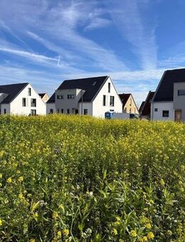 Doppelhaushälfte mit 414m² Grundstück ! - Erlangen