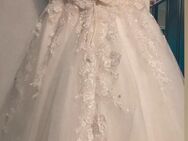 Elegantes elfenbeinfarbenes Brautkleid von Yargıc - Eutin