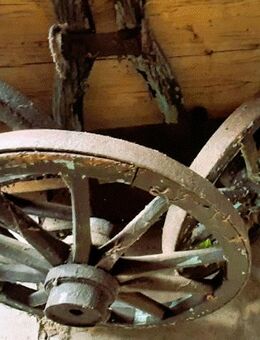 Wagenräder mit Deichsel gut erhalten zur Deko gut geeignet - Hersbruck
