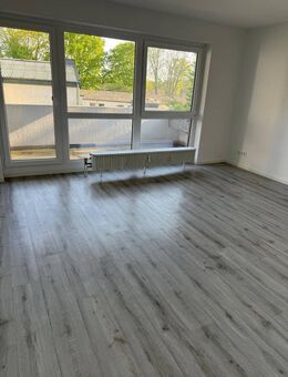 Geräumige helle 2 Zimmer mit Loggia in Delmenhorst Deichhorst - Delmenhorst