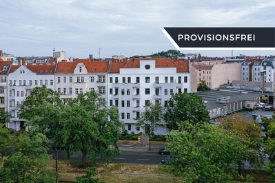 Große, schön geschnittene 5-Zimmerwohnung mit Balkon als Kapitalanlage in Kiezlage