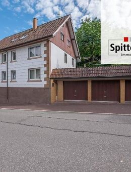 Gemütliches Mehrfamilienhaus mit 3 Garagen und großzügigem Garten in Schramberg zu verkaufen! - Schramberg