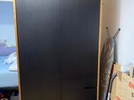 Kleiderschrank zu verkaufen € 50 VHB - Flensburg Innenstadt