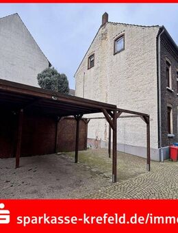 Doppelhaushälfte mit Altbaucharme und Carport - Krefeld