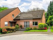 Frechen, freistehendes Einfamilienhaus mit Einliegerwohnung in bevorzugter Lage. - Frechen