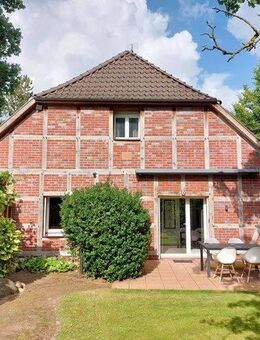 MITTENDRIN: FACHWERKHAUS - RUHIGE CITYLAGE ! - Zeven