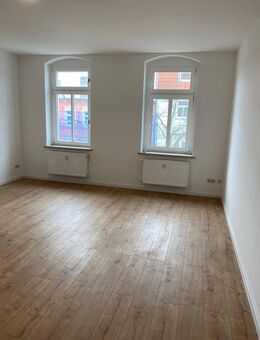 2 Zimmer Wohnung im Stadtzentrum mit neuer Einbauküche zu vermieten - Zeitz
