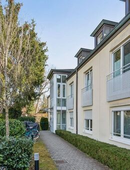 Bezugsfrei! Sehr gepflegte und ruhig gelegene 2-Zi.-DG-Wohnung mit Südbalkon in München Ramersdorf - München