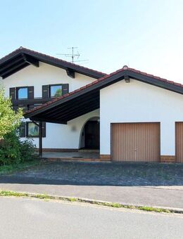 Großzügiges Einfamilienhaus mit Doppelgarage auf 1.600 m² in Schlüchtern-Hutten - Schlüchtern