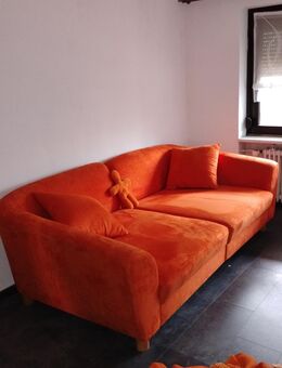 Oranges Sofa zu verschenken. Kaum benutzt 240 x 130 cm - Braunschweig