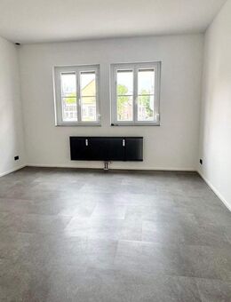 Loftstyle ! Nähe Plärrer, WG-taugliche 4-Zi-Whg., 117m², moderne Einbauküche, im Erdgeschoß - Nürnberg