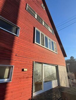 Freestanding single Family home 3 bedrooms 3 bathrooms + lots of storage near the nature! - Sindelfingen