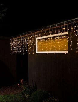 KONSTSMIDE LED-Lichtervorhang Weihnachtsdeko aussen, 200-flammig, LED Eisregen mit weißen Globes, 200 bernsteinfarbene Diode