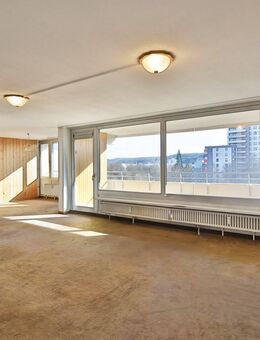 Großzügige, lichtdurchflutete Wohnung mit viel Gestaltungspotential - Leonberg (Baden-Württemberg)