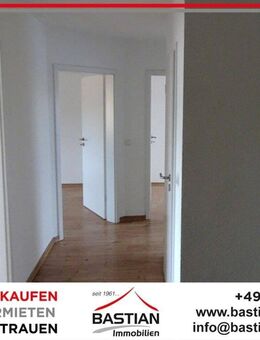 Gar nicht so schräg: Dachgeschoss - 3 1/2 Zimmer - renovierter Altbau - Garage - Zentrumslage! - Worms