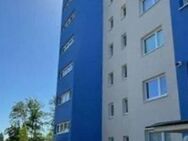 Kaufpreis-Reduzierung: Vermietete 3-Zimmer-ETW mit groß. Balkon /Loggia und Pkw-Stellplatz, zentr. Lage in Bergheim - Bergheim (Nordrhein-Westfalen)