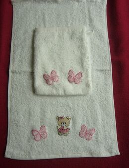 Handtuch Set mit Bärchen & Schmetterlingen für Mädchen - Halbemond