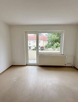 Frisch gestrichen! 3-Zimmer-Wohnung mit Balkon frei! - Gütersloh