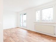 Ruhig gelegene 3-Raum-Wohnung mit Blick ins Grüne (Nur mit WBS!) - Halle (Saale)