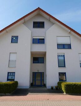 Helle 5-Zimmer-Erdgeschosswohnung mit Terrasse und Garten - Lippstadt