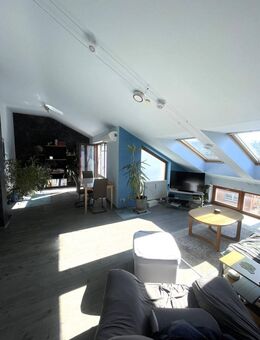 Großzügige 2-Zimmer DG-Wohnung in sehr guter Wohnlage - Pforzheim