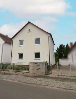 Perfektes Haus für Kapitalanleger, Eigennutzer oder für den Selbstbau durch Bauplatz - Dudenhofen