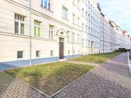 saniert I 2 Zimmer I Einbauküche I Balkon I Tageslichtbad mit Wanne - Leipzig