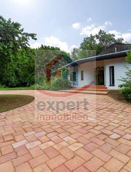 Repräsentatives Anwesen in unverbaubarer Alleinlage im Erlanger Osten zu kaufen - Spardorf