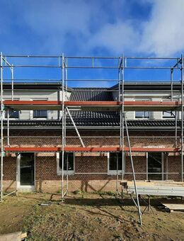 25885 Ohrstedt. Doppelhaus. Neubau. KFW 40. 10 Zimmer, 4 Bäder, 2 x Photovoltaik, 2 Luftwärmepumpen - Oster-Ohrstedt