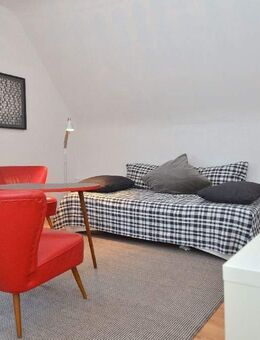 Schöne 2-Zimmer-Dachgeschoss Wohnung in Grenzach-Whylen, möbliert - Grenzach-Wyhlen