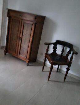 Vertiko, Stuhl antik - Beverungen