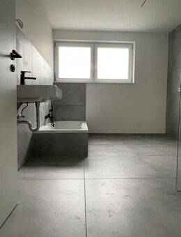 *Exklusives Immobilienangebot - Erdgeschosswohnung mit Garten und Stellplatz* - Schönenberg-Kübelberg