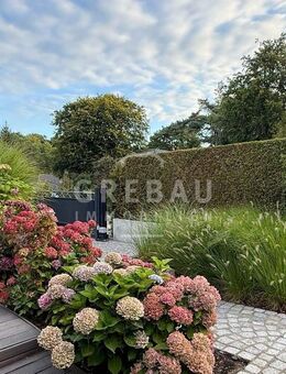 Schmuckstück im Grünen: Top-gepflegte Familienvilla mit herrlichem Garten und Doppelgarage - Hamburg