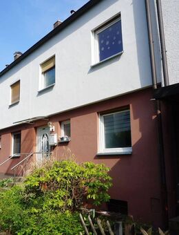 Ruhige Lage: RMH in Nbg.-Laufamholz Nähe S-Bahn-Haltestelle / Haus kaufen - Nürnberg