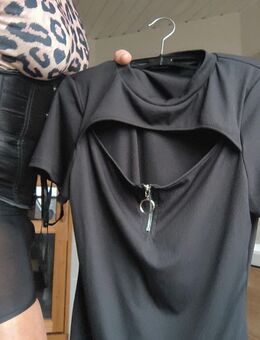 T Shirt slim Fit Oberteil Kurzarm Größe L Reißverschluss sexy - Flensburg