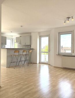 Helle Maisonette mit 2 Balkonen & Stellplätzen - Ihr neues Zuhause in Grafenau! - Grafenau (Baden-Württemberg)