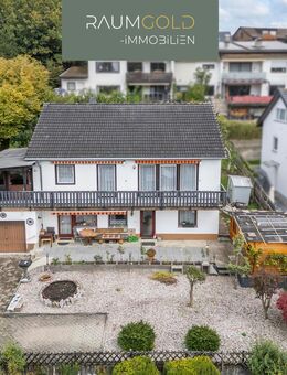 Familienfreundliches Einfamilienhaus mit Balkon, Garten und Garage in Lörrach - Lörrach