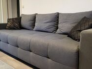 Graue Couch Sofa ausklappbar - Karben