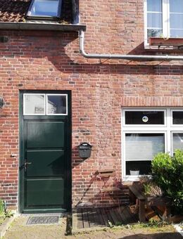 Wohnung mit 2 Zimmern auf circa 64 m² und großem Keller in zentraler Hinterhoflage in Wedel - Wedel