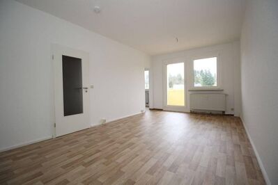 **Stabile und CO² neutrale Heizkosten! Renovierte 2-Zimmer-Wohnung mit Balkon zu vermieten**