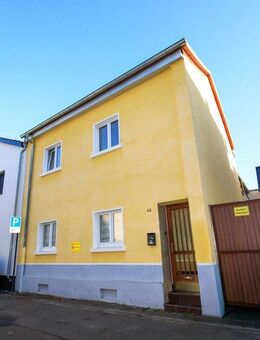 * EFH mit Terrasse & neuem Dach & Innenhof sucht neuen Eigentümer * - Ludwigshafen (Rhein)