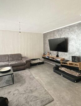 Halbhöhenlage Gerlingen: Helle 3,5 Zimmer Wohnung mit atemberaubenden Weitblick und 2 Balkonen - Gerlingen