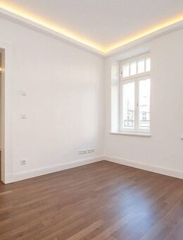 Genial! Dunkles Parkett + Balkon + Fußbodenheizung + LED-Licht + Wanne & Dusche + Übernahme EBK mgl. - Leipzig