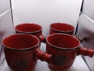 4 Tassen rot Retro Keramik Glühwein als Set zusammen Höhe 8cm Durchmesser 8cm - Essen