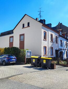 "3-Familien-Haus mit separatem Werkstattgebäude" - Wiesbaden