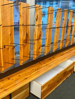 Zirbenholz Lamellenwand drehbar aus Zirbenholz mit Schubladen - Altusried